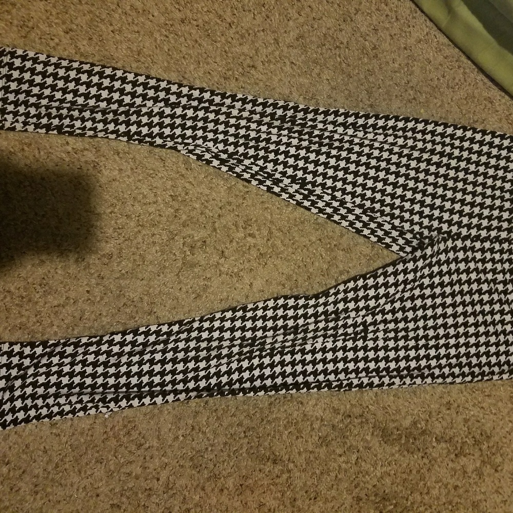 Pink Republic Leggings